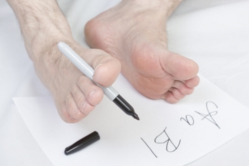 Füße mit Stift